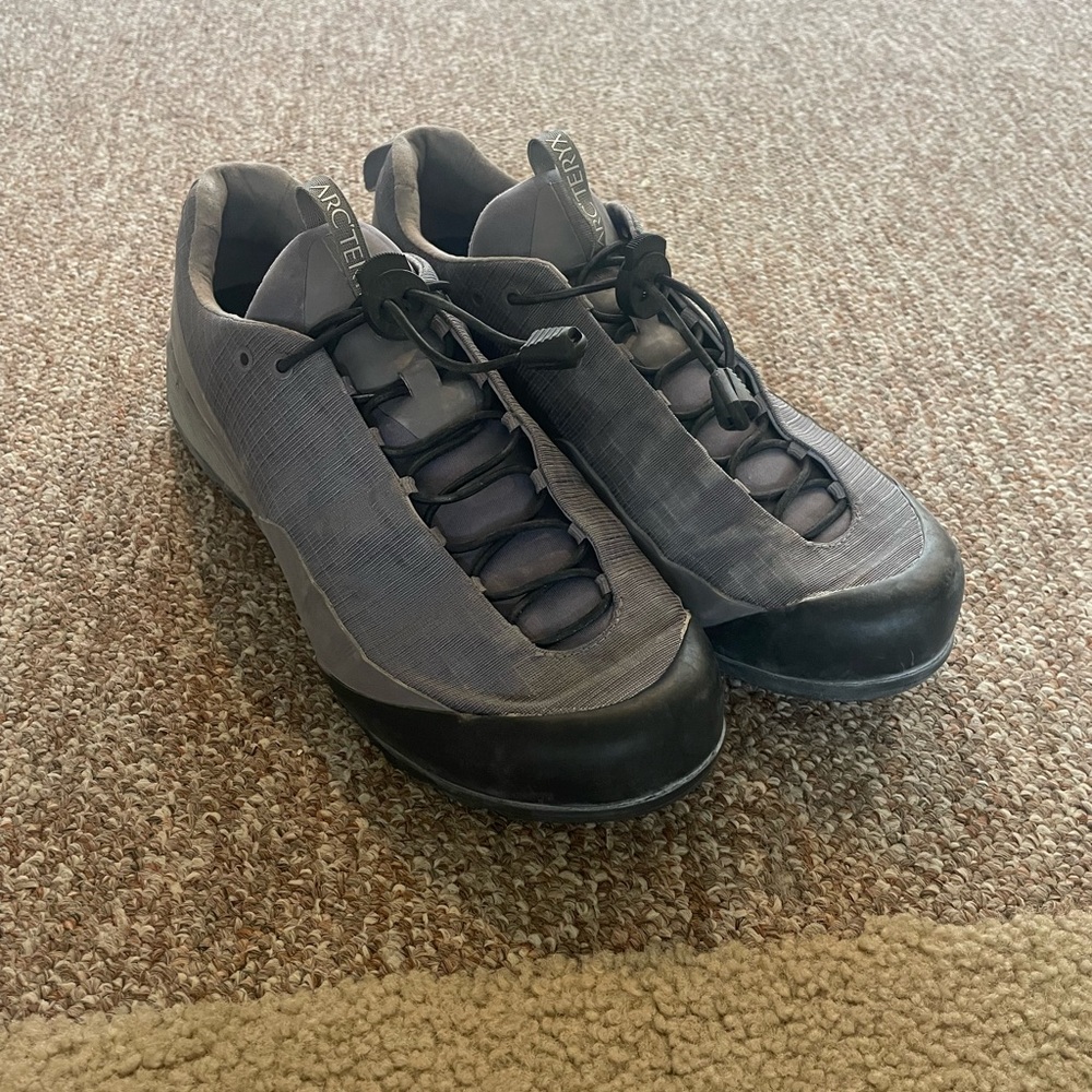 Arc'teryx Konseal Climbing Approach/Hiking Shoe